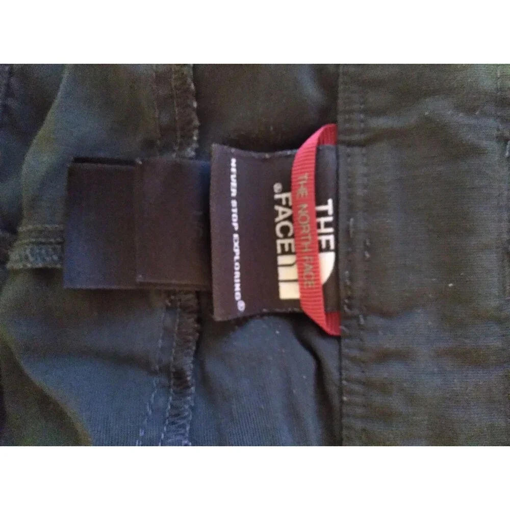 The North Face Men's Large Gray Cargo Hiking Shorts